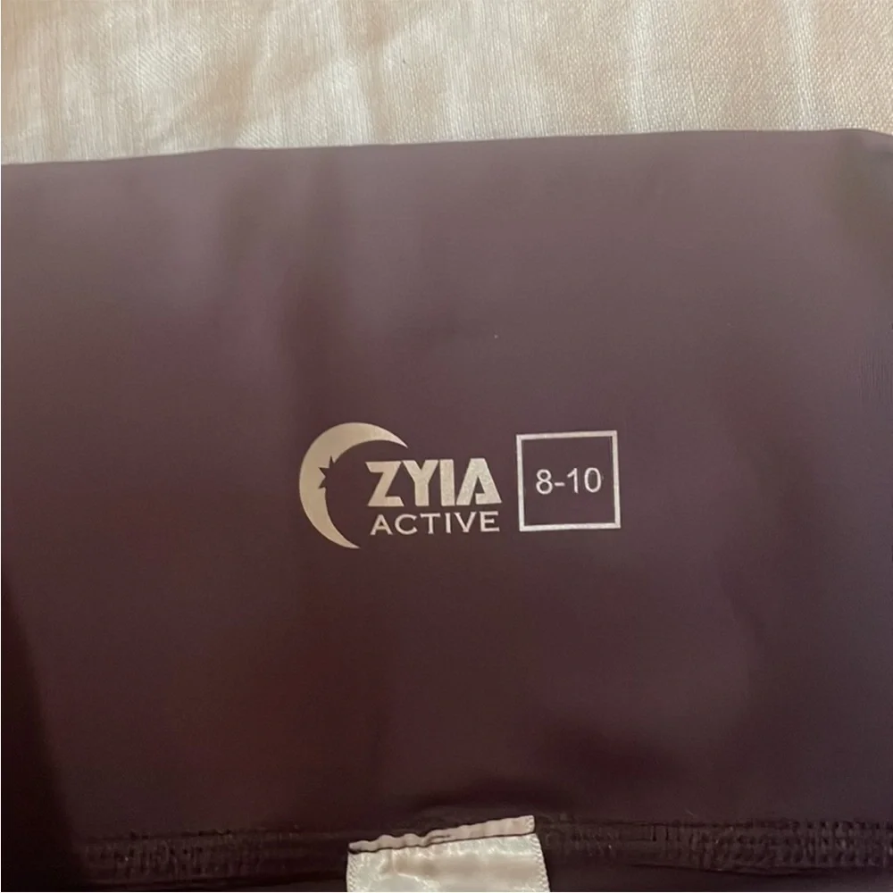 Zyia Wine Brilliant Pocket Hi-Rise Capri Leggings 20” sz 8-10 - Picture 6 of 6